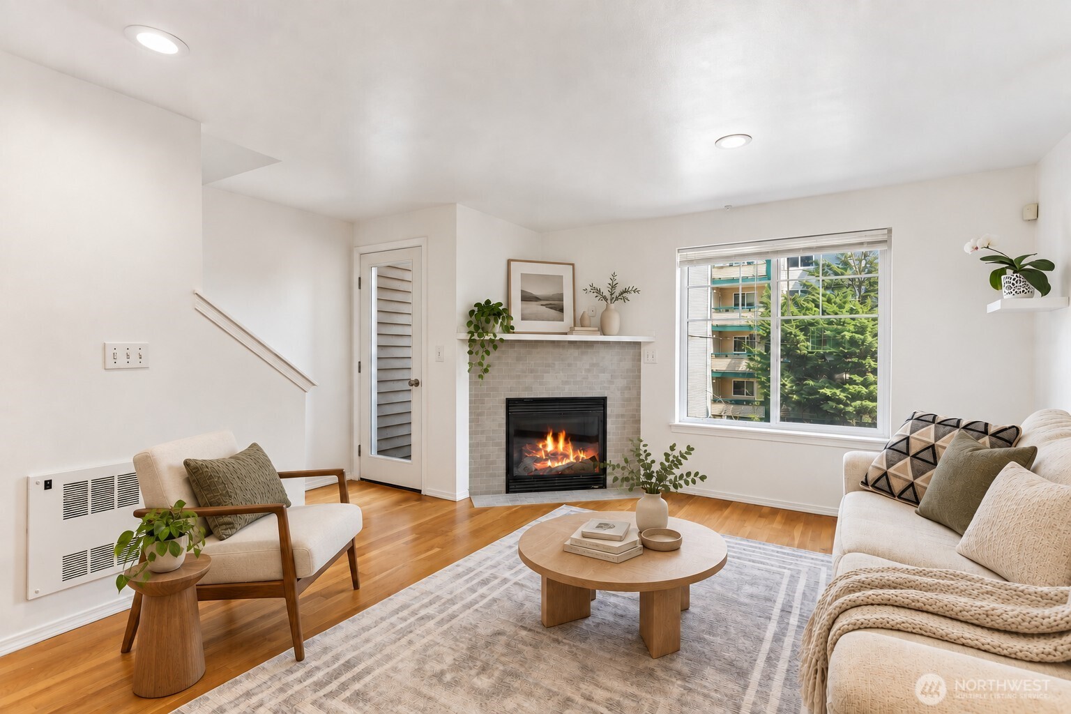 12333 28th Avenue NE #B, Seattle, WA 98125, photo 2 of 5