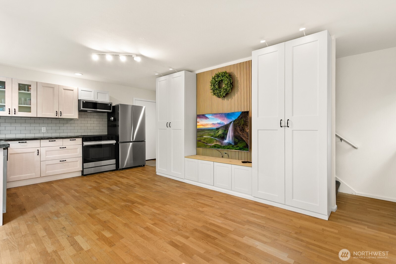 3406 W Government Way #3, Seattle, WA 98199, photo 5 of 25