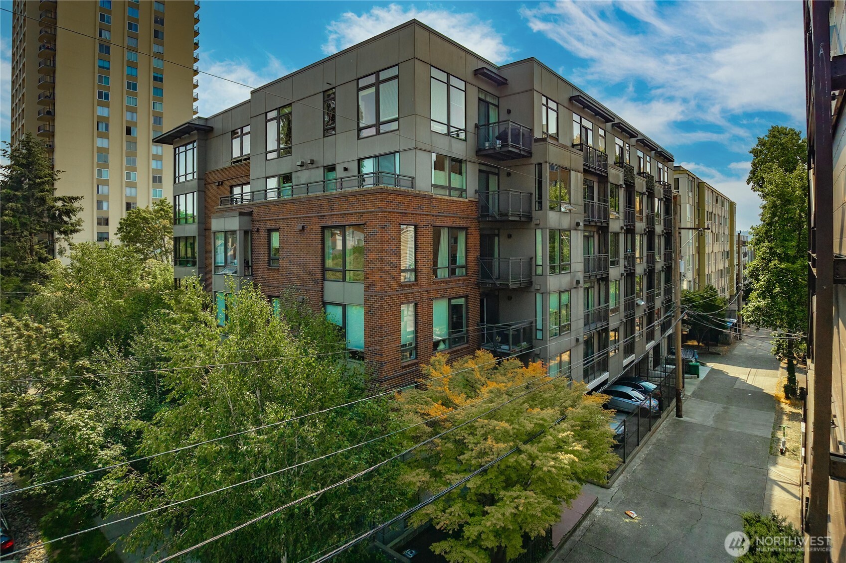 4547 8th Avenue NE #504, Seattle, WA 98105, photo 2 of 28