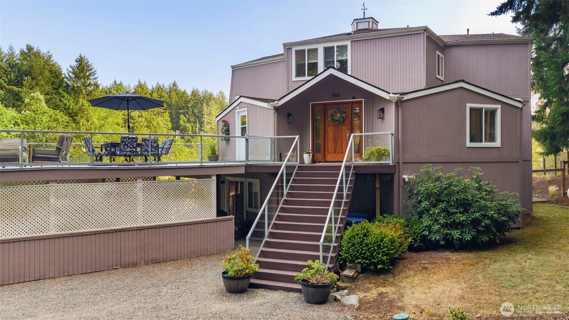 888 Leschi Way