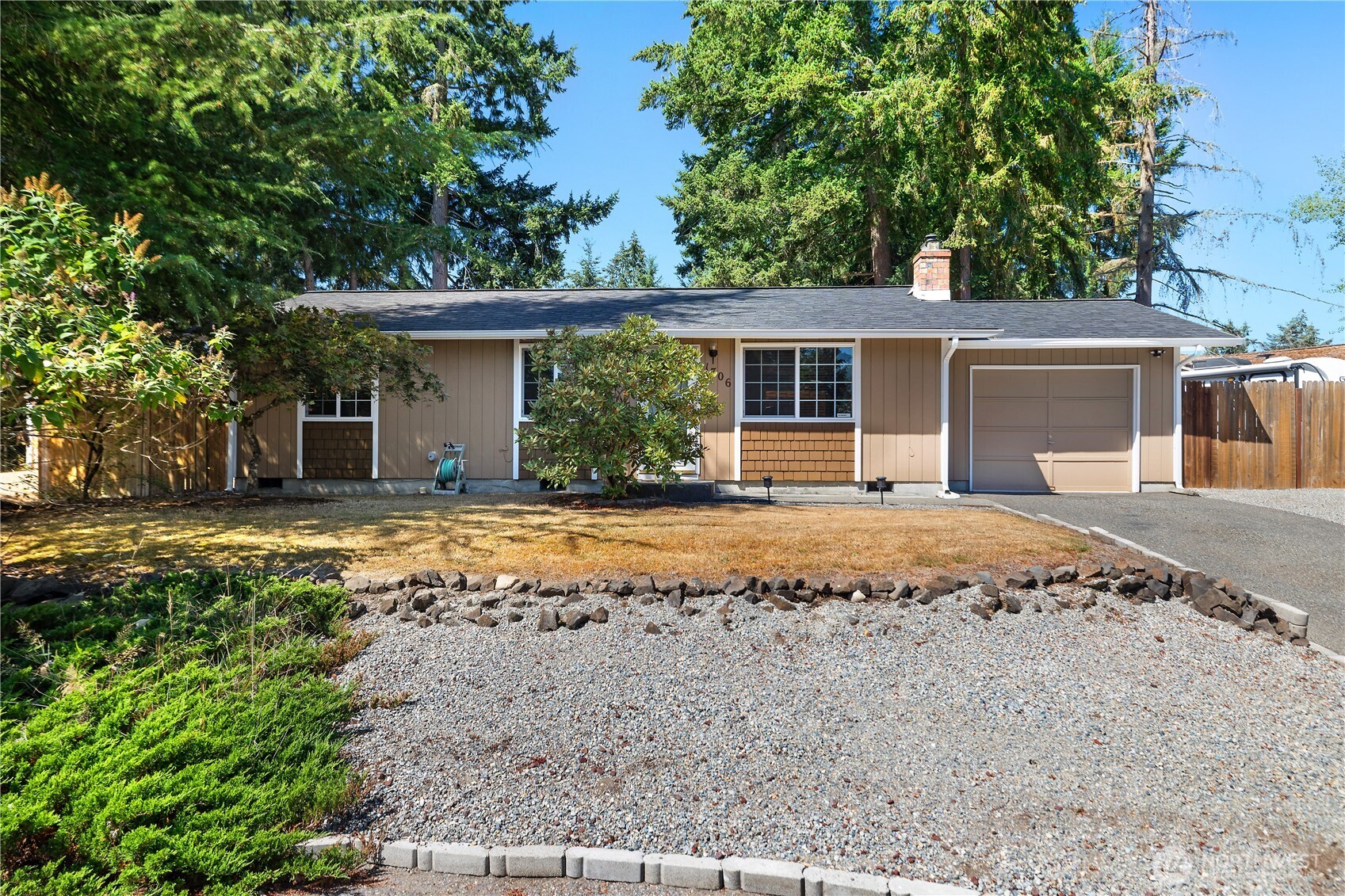 1706 Foxfire Drive SE