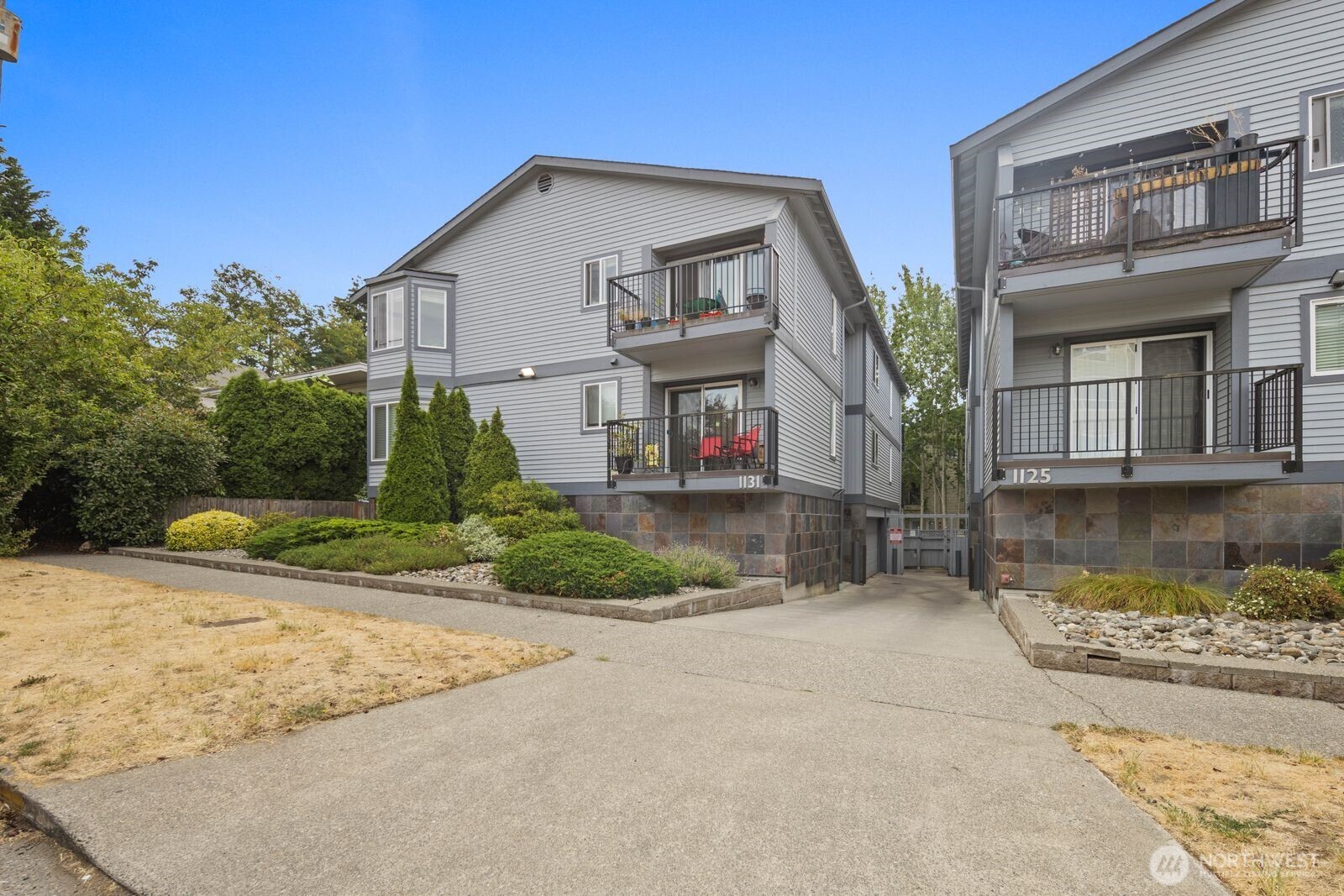 1131 N 93rd Street #6, Seattle, WA 98103, photo 2 of 31