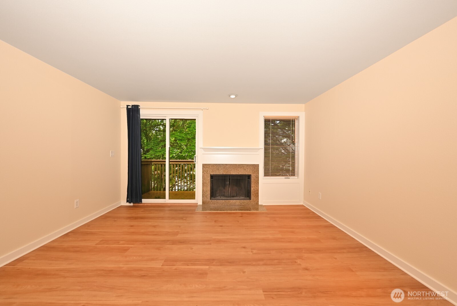 301 W Raye Street #106, Seattle, WA 98119, photo 5 of 33