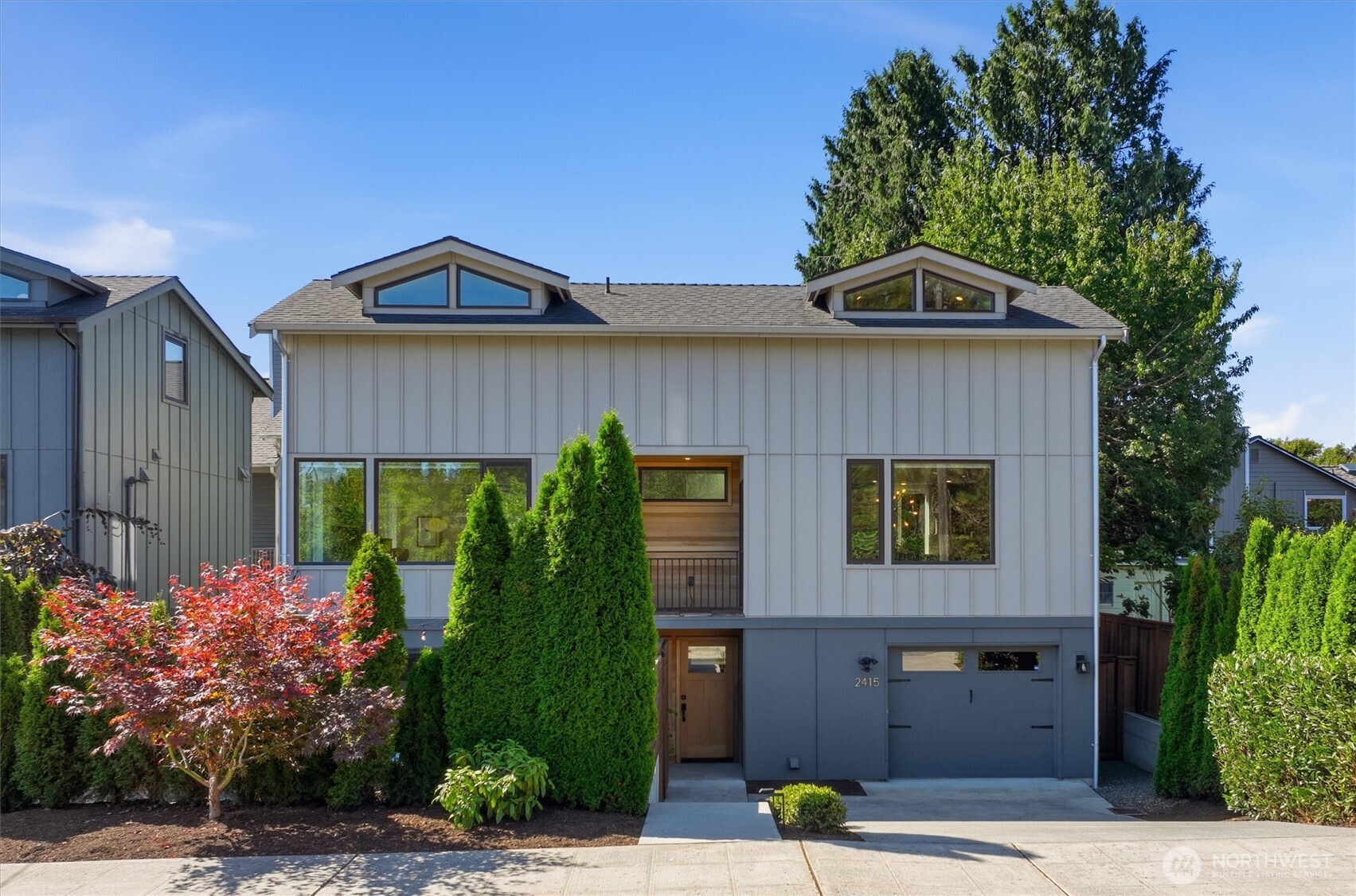 2415 NE 77th Street, Seattle, WA 98115, photo 2 of 2