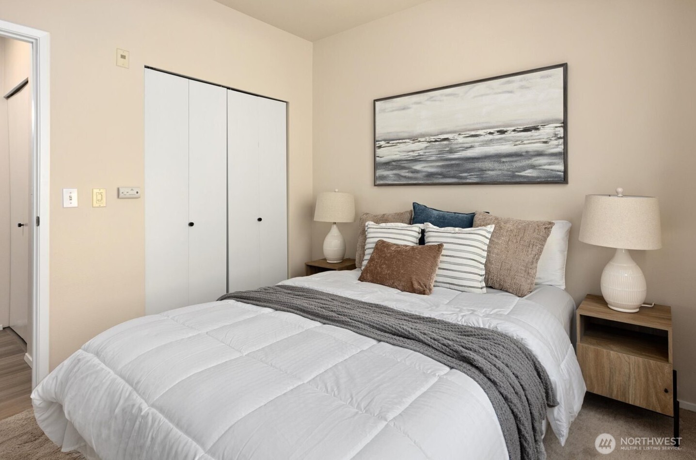 3213 Harbor Avenue SW #301, Seattle, WA 98126, photo 2 of 20