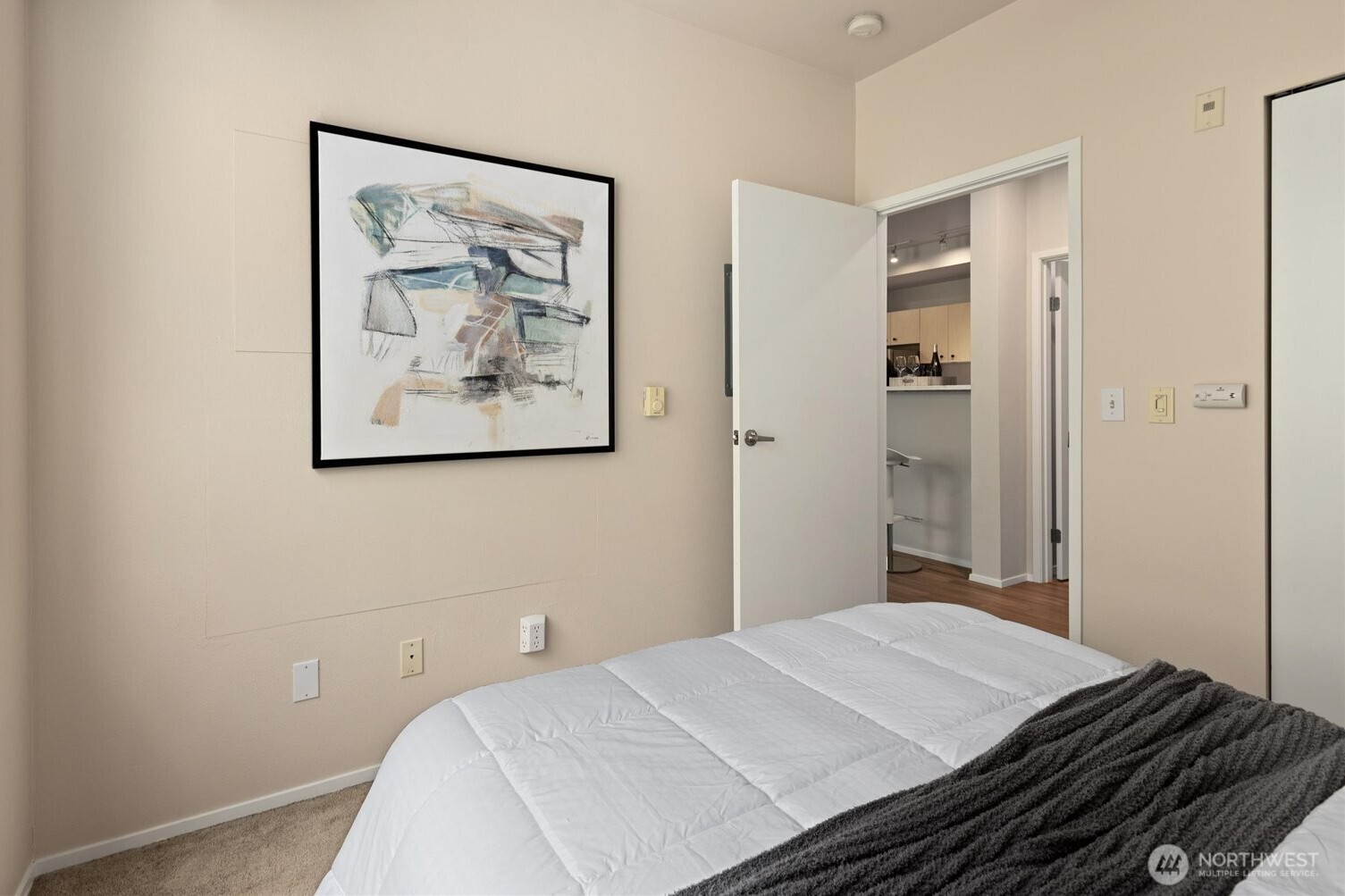 3213 Harbor Avenue SW #301, Seattle, WA 98126, photo 3 of 20