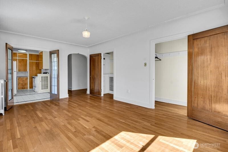 756 Broadway Avenue E #202, Seattle, WA 98102, photo 2 of 8
