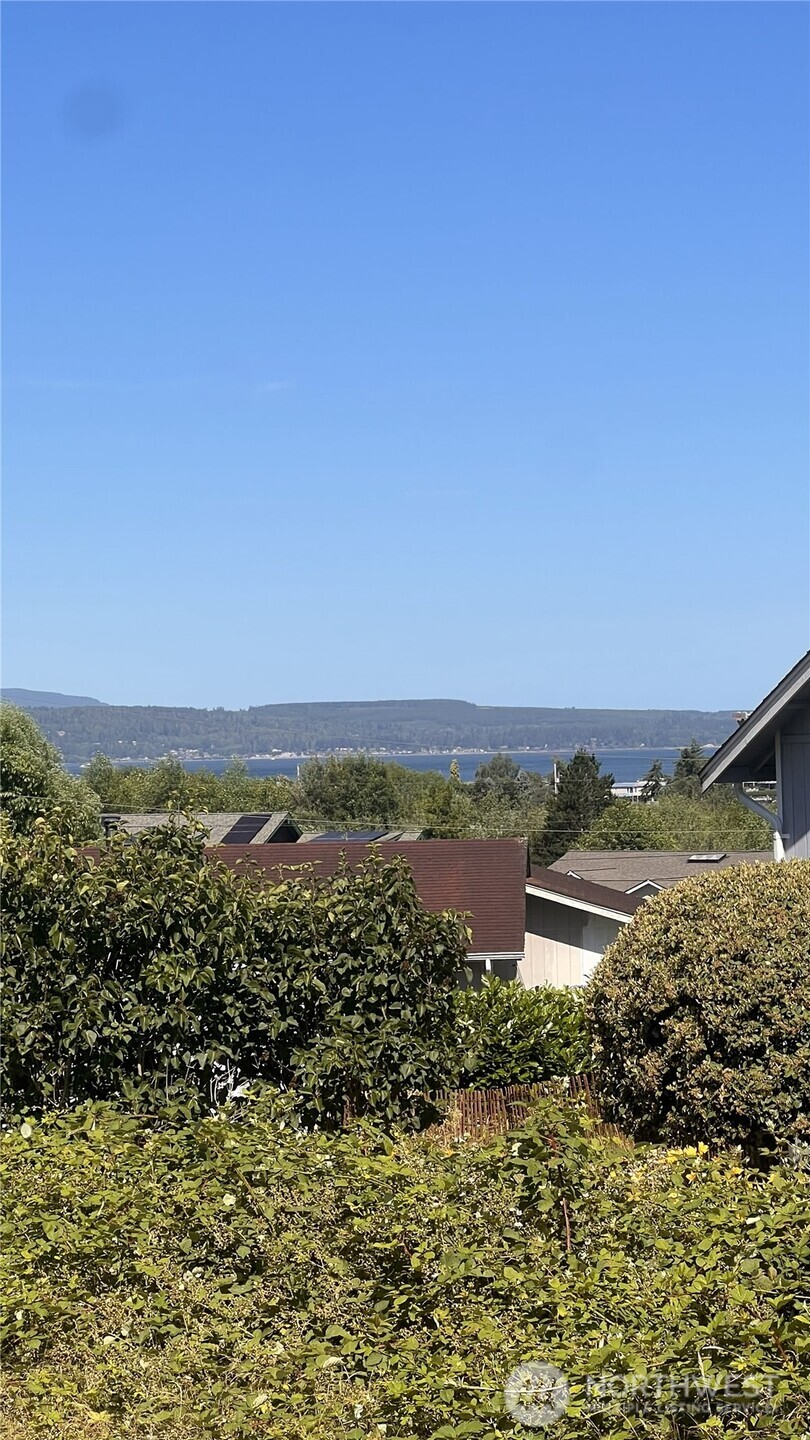 37461 Hood Canal Drive NE