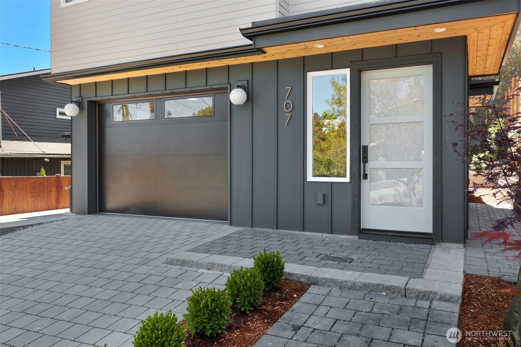 707 N 65th Street, Seattle, WA 98103, photo 2 of 40