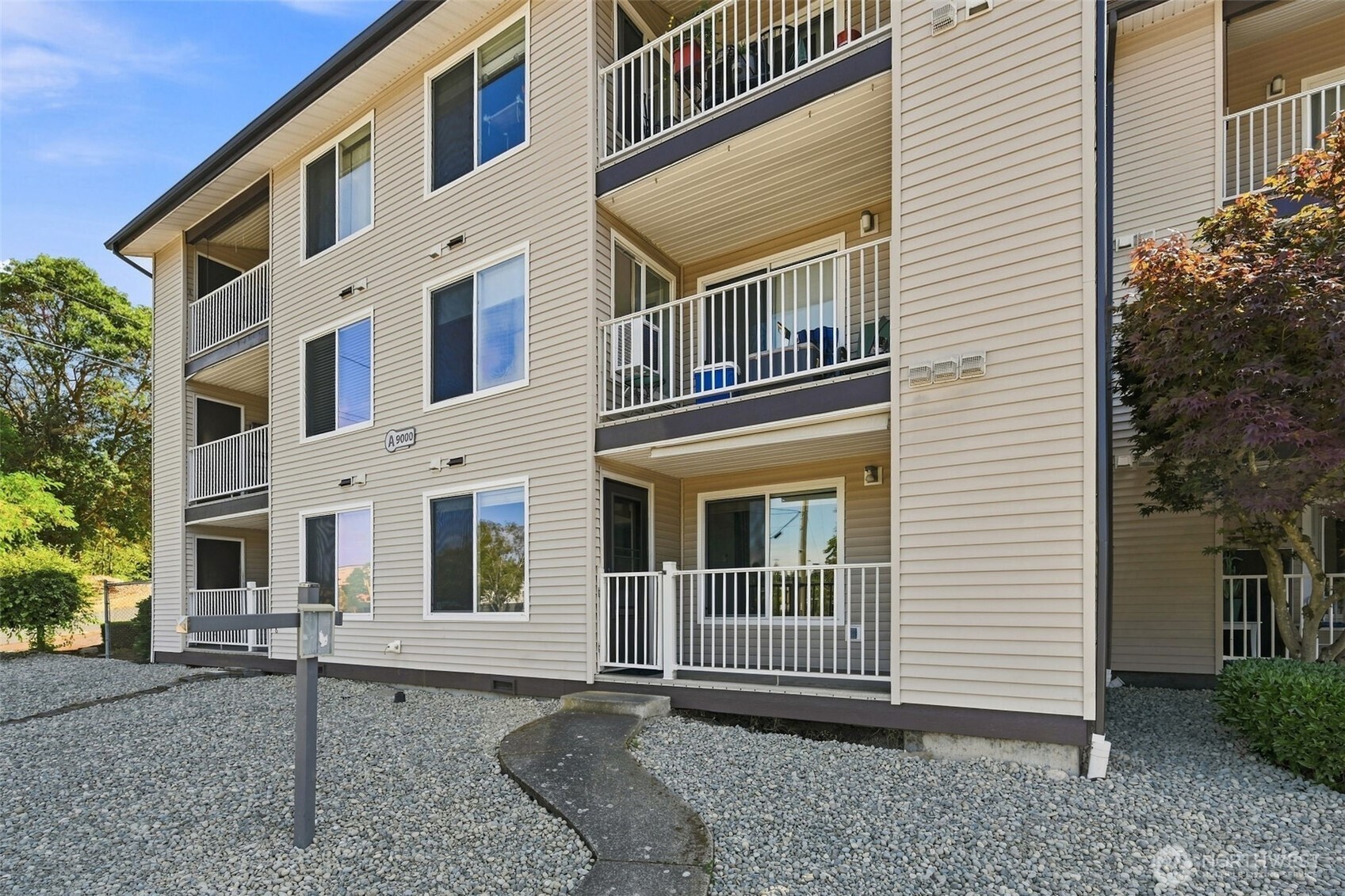 9000 25Th Avenue SW #102A, Seattle, WA 98106, photo 2 of 37