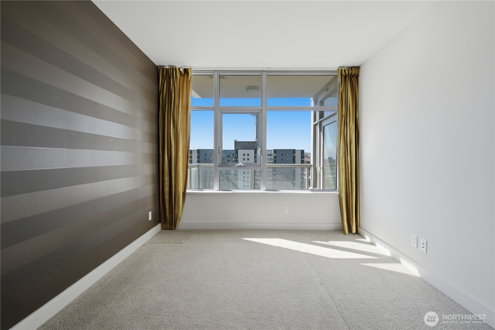 583 Battery Street #1505N, Seattle, WA 98121, photo 4 of 39