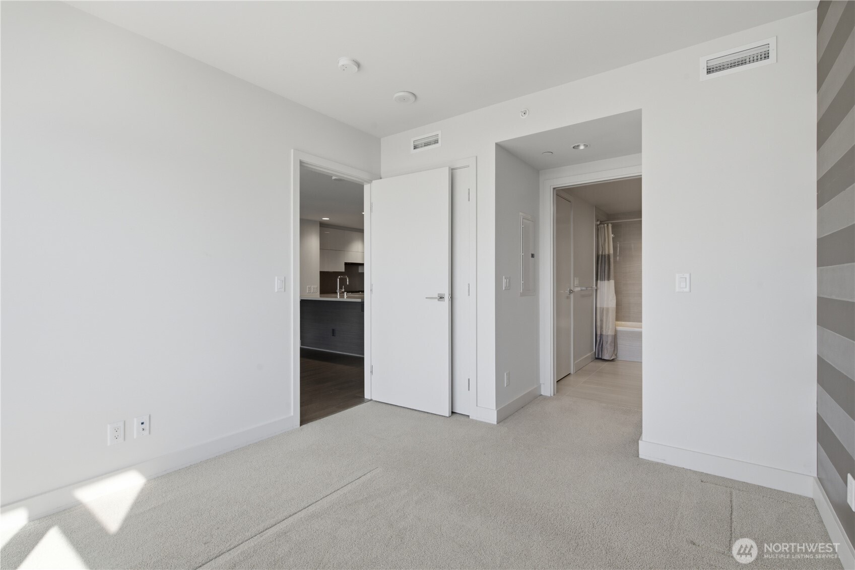 583 Battery Street #1505N, Seattle, WA 98121, photo 5 of 39