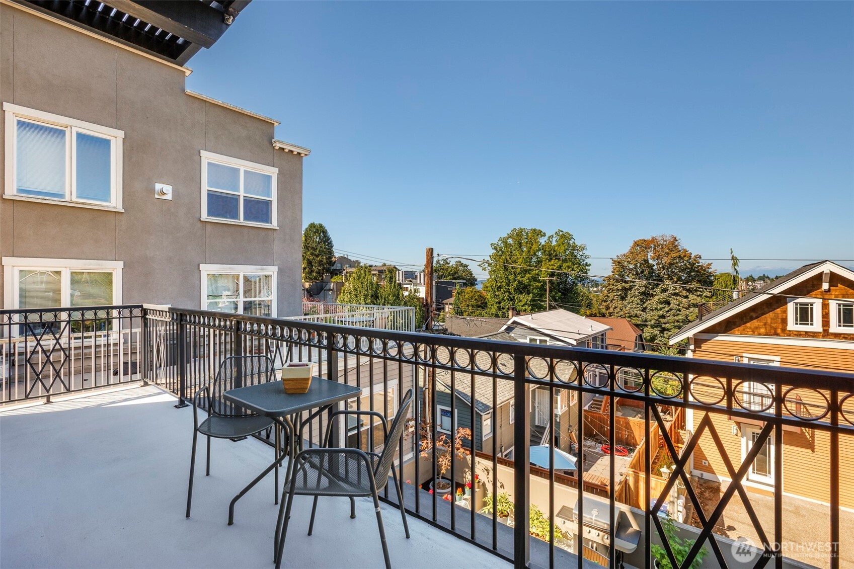1909 10th Avenue W #201, Seattle, WA 98119, photo 2 of 25