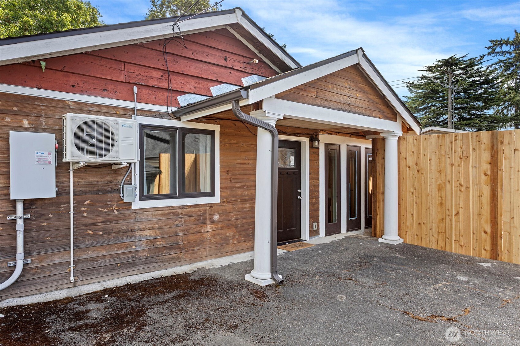 6618 43rd Avenue S, Seattle, WA 98118, photo 2 of 16