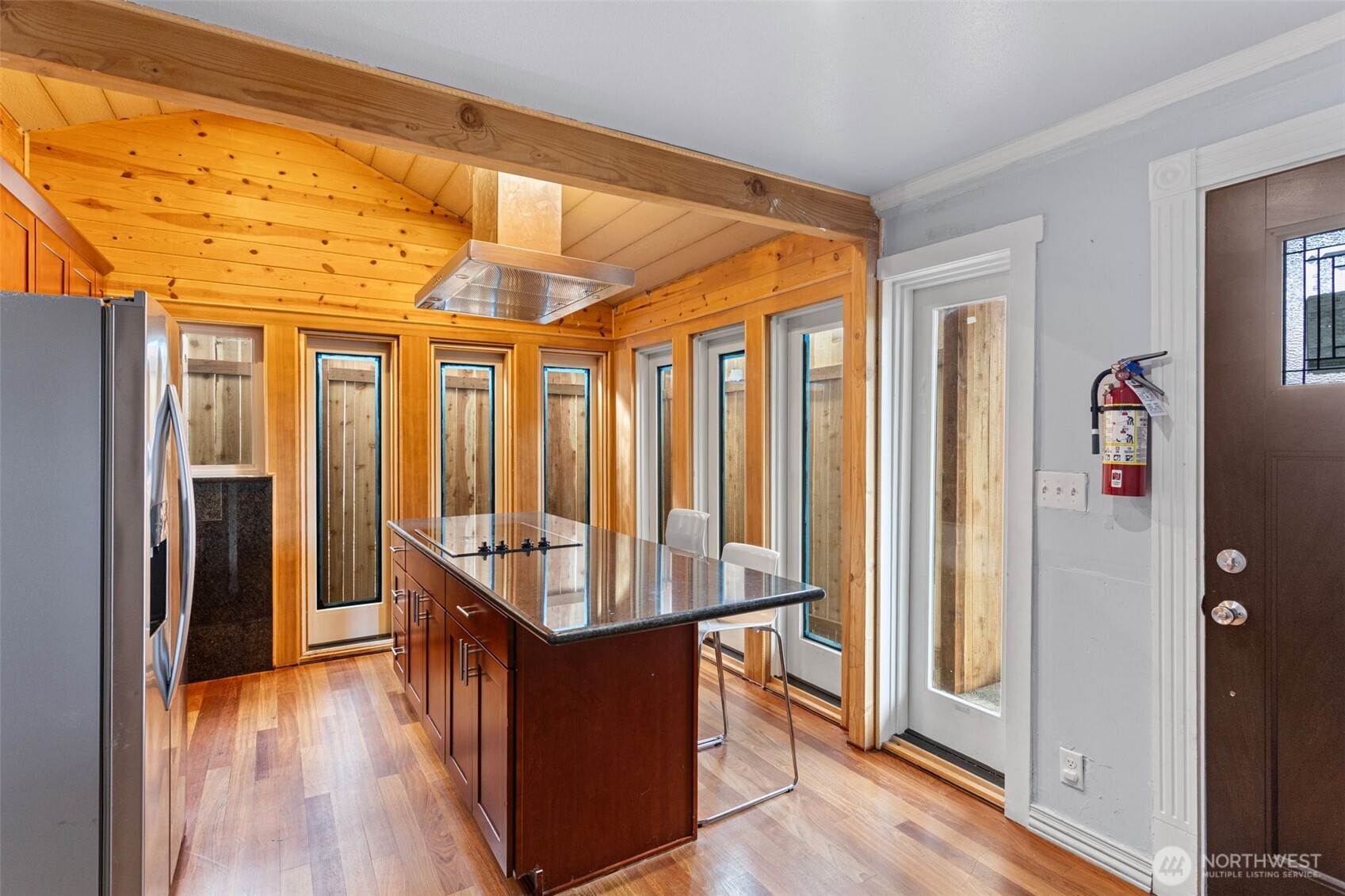 6618 43rd Avenue S, Seattle, WA 98118, photo 5 of 16