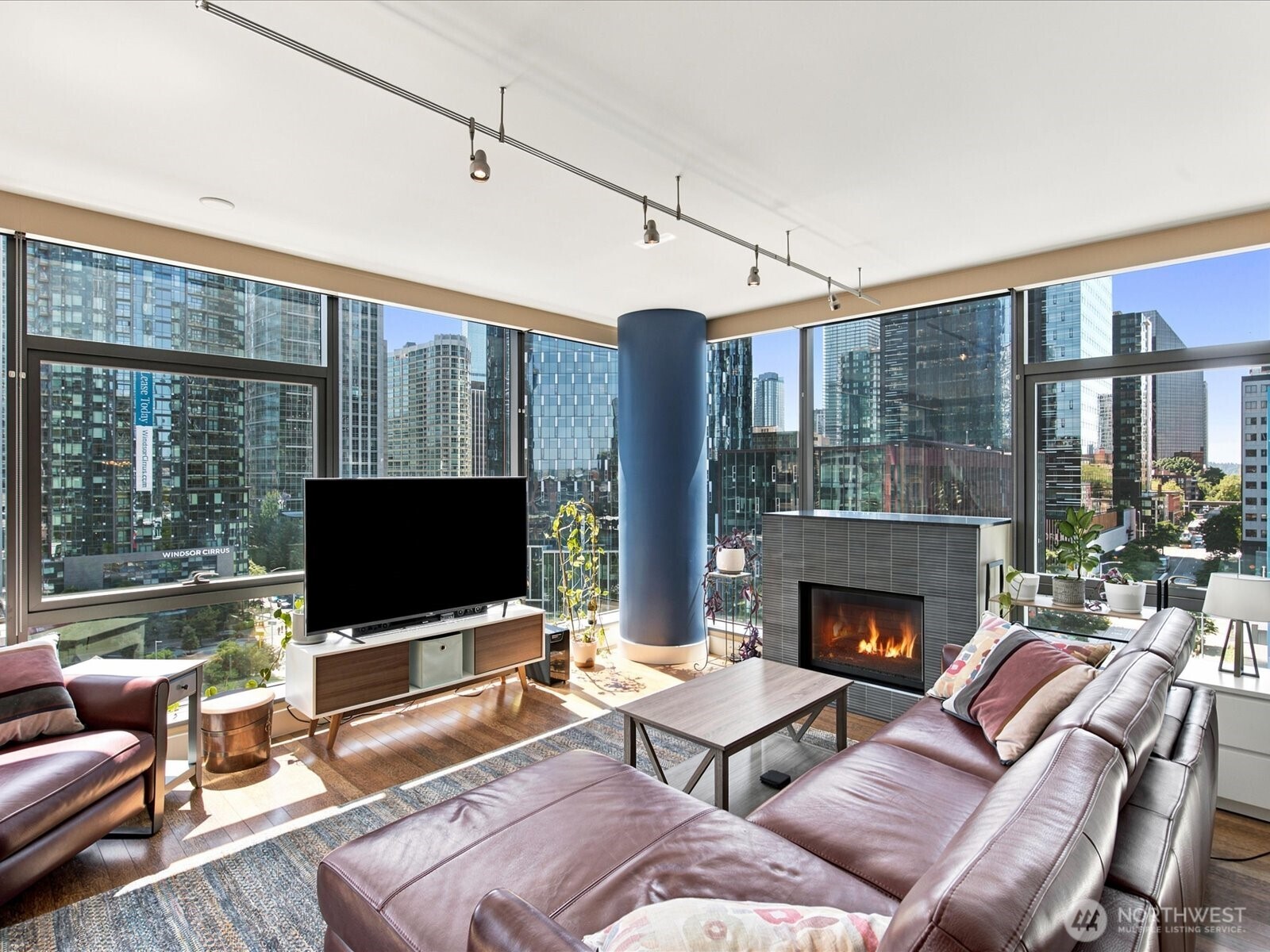 820 Blanchard Street #1007, Seattle, WA 98121-2651, photo 3 of 40