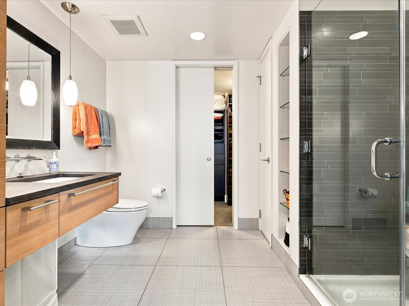 820 Blanchard Street #1007, Seattle, WA 98121-2651, photo 4 of 40
