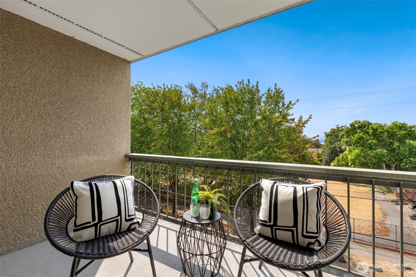 732 11th Avenue E #305, Seattle, WA 98102, photo 4 of 38