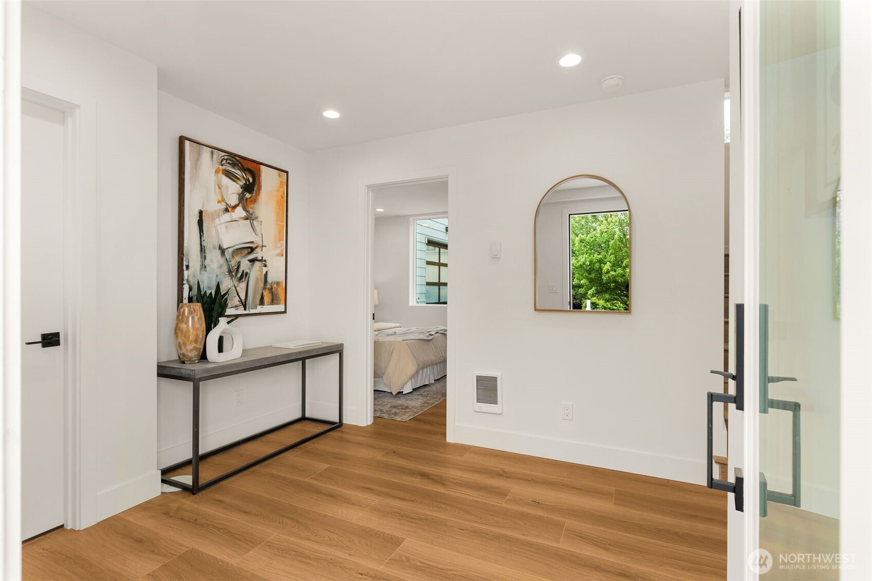7403 Dayton Avenue N, Seattle, WA 98103, photo 2 of 37