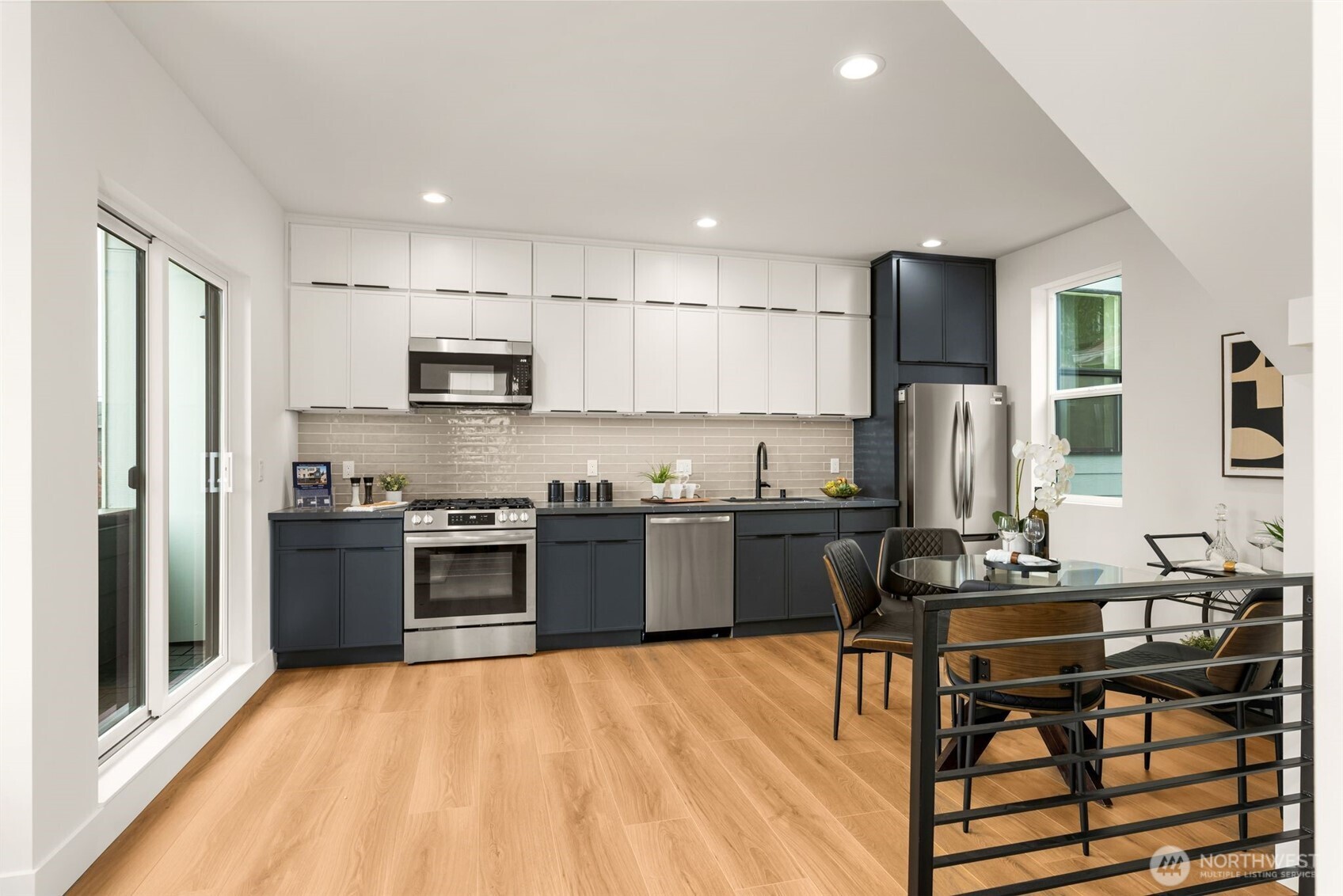 7403 Dayton Avenue N, Seattle, WA 98103, photo 4 of 37
