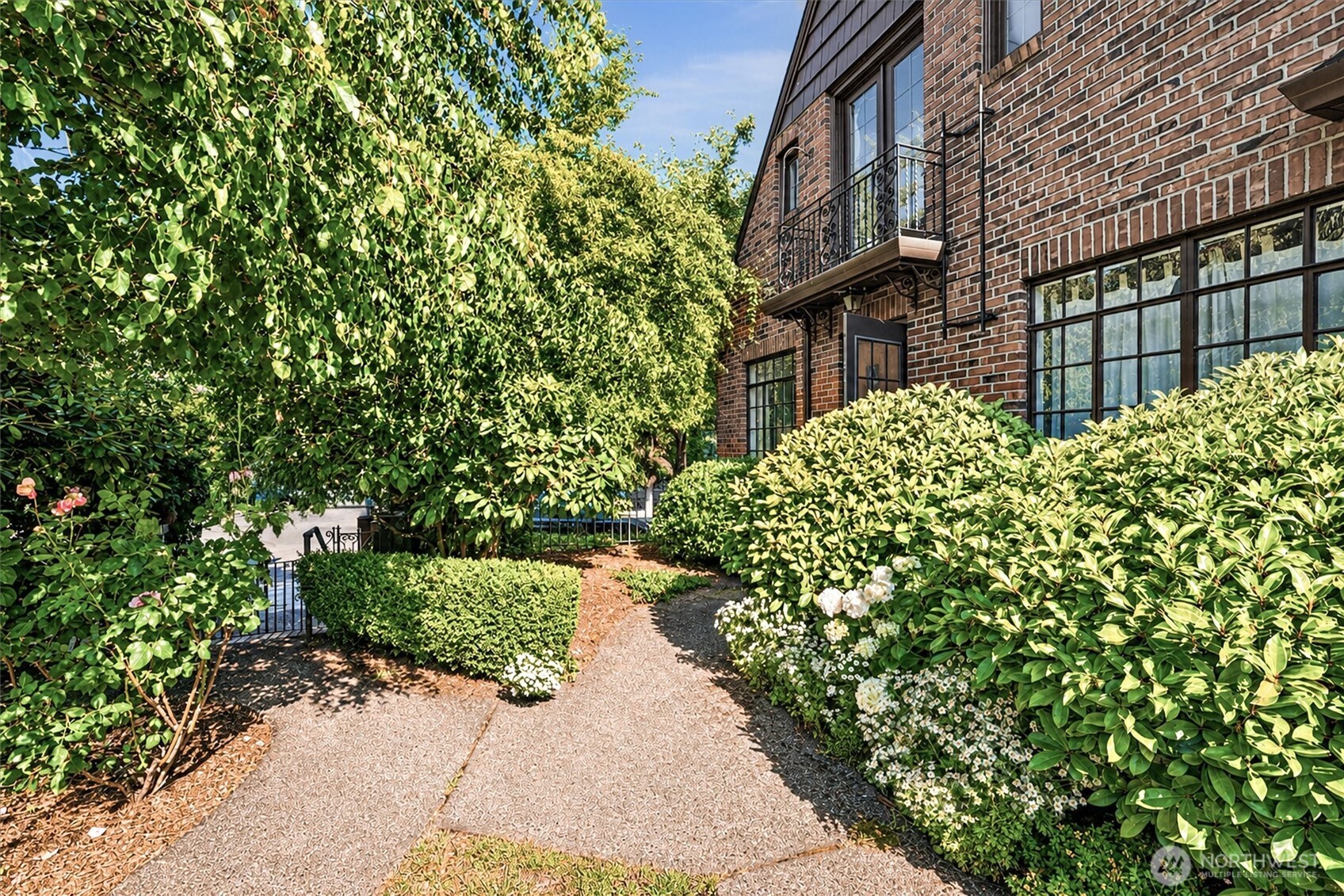 111 14th Avenue E #1, Seattle, WA 98112, photo 5 of 28