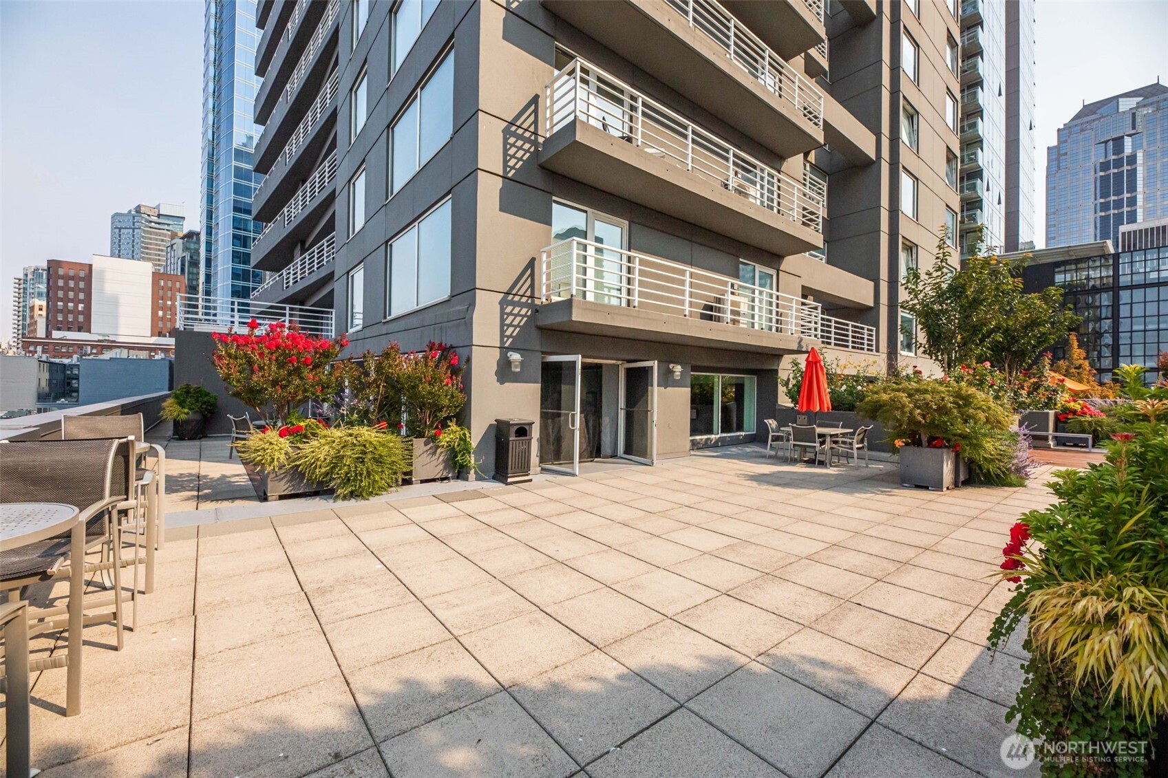 1415 2nd Avenue #2106