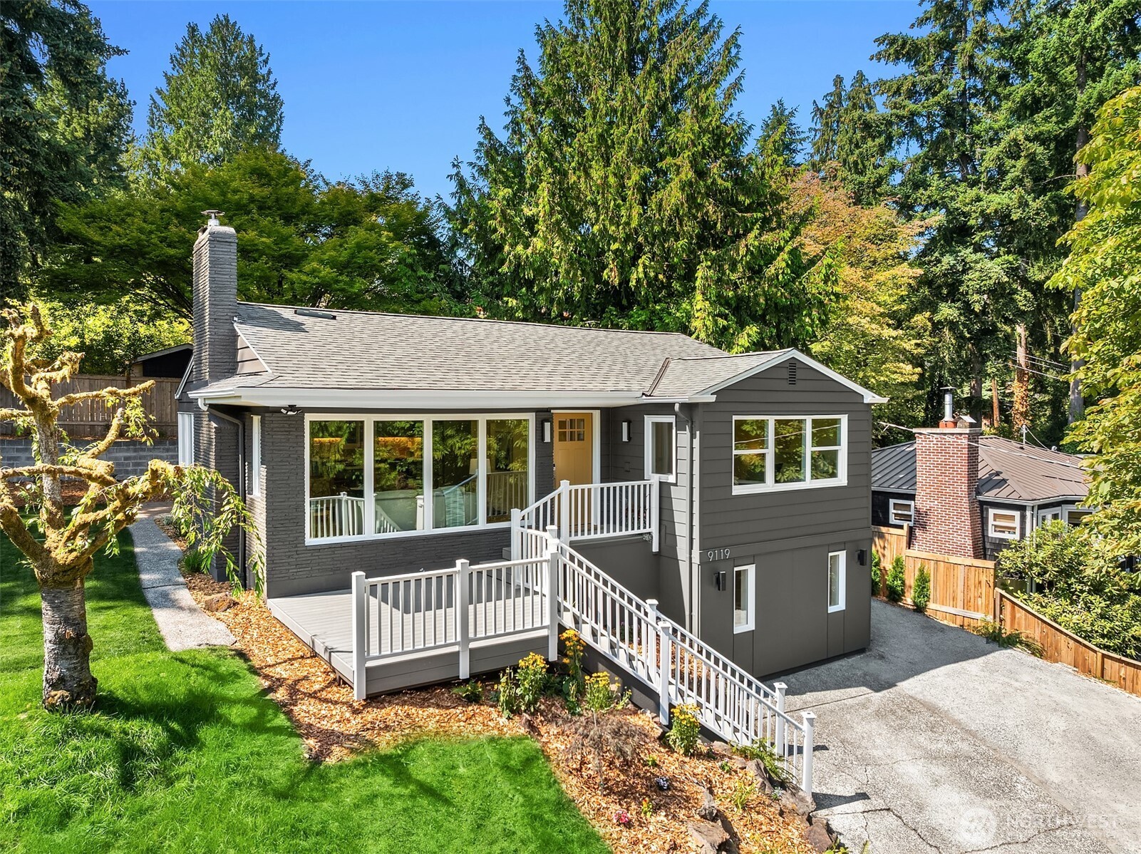 9119 17th Avenue NE, Seattle, WA 98115, photo 2 of 2