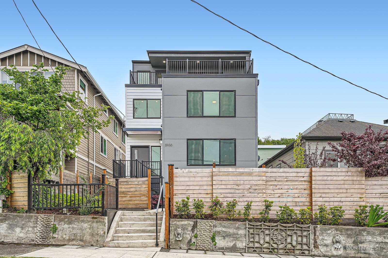 5930 18th Avenue S, Seattle, WA 98108, photo 2 of 37