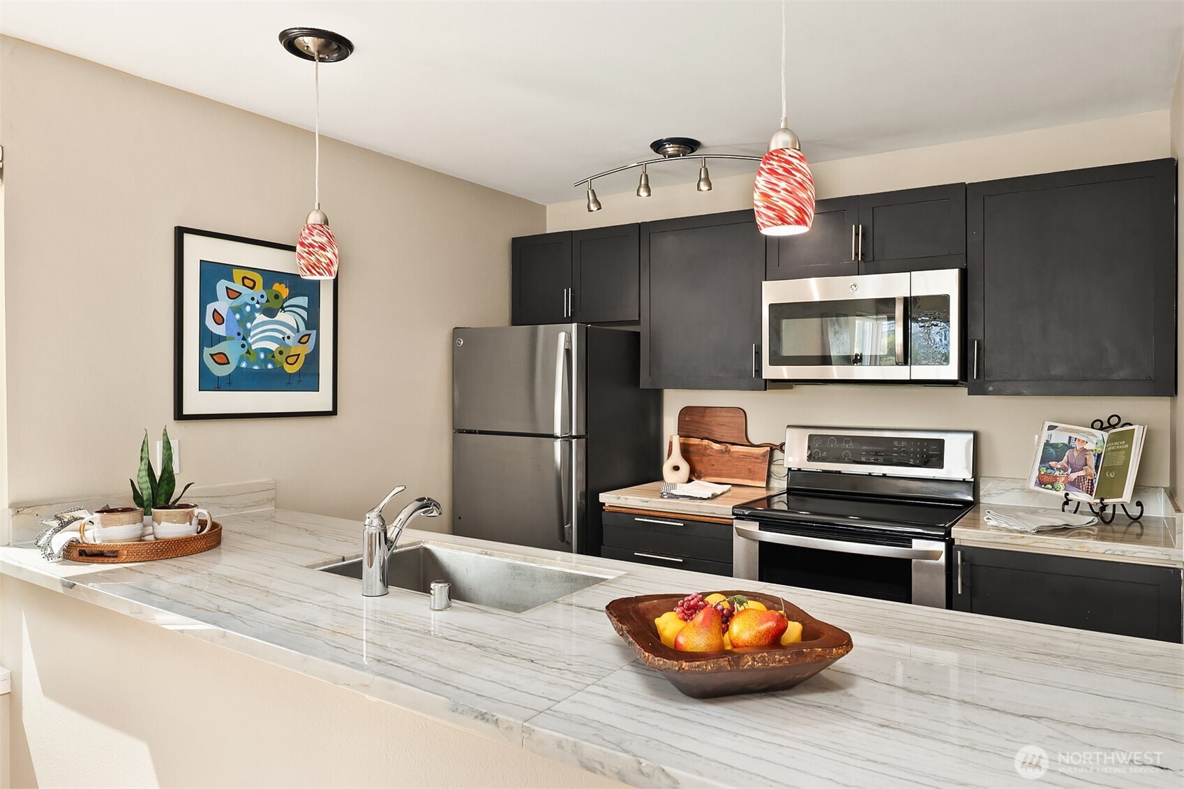 10329 Meridian Avenue N #202, Seattle, WA 98133, photo 4 of 19