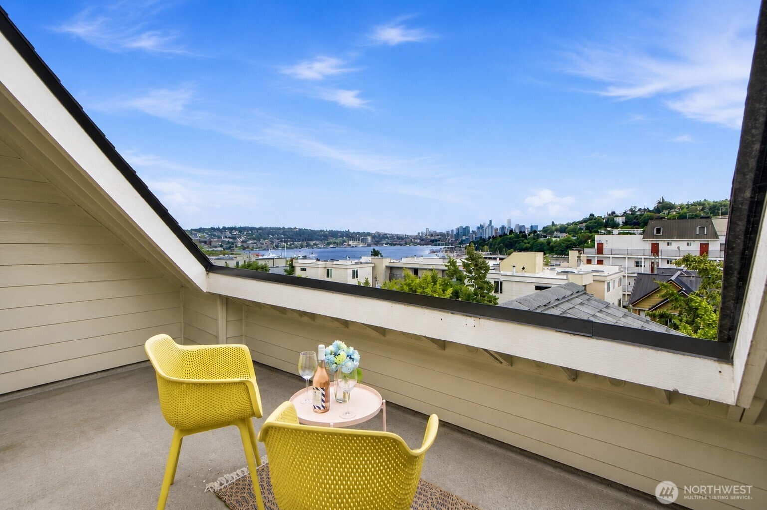 936 N 35th Street #E, Seattle, WA 98103, photo 2 of 25