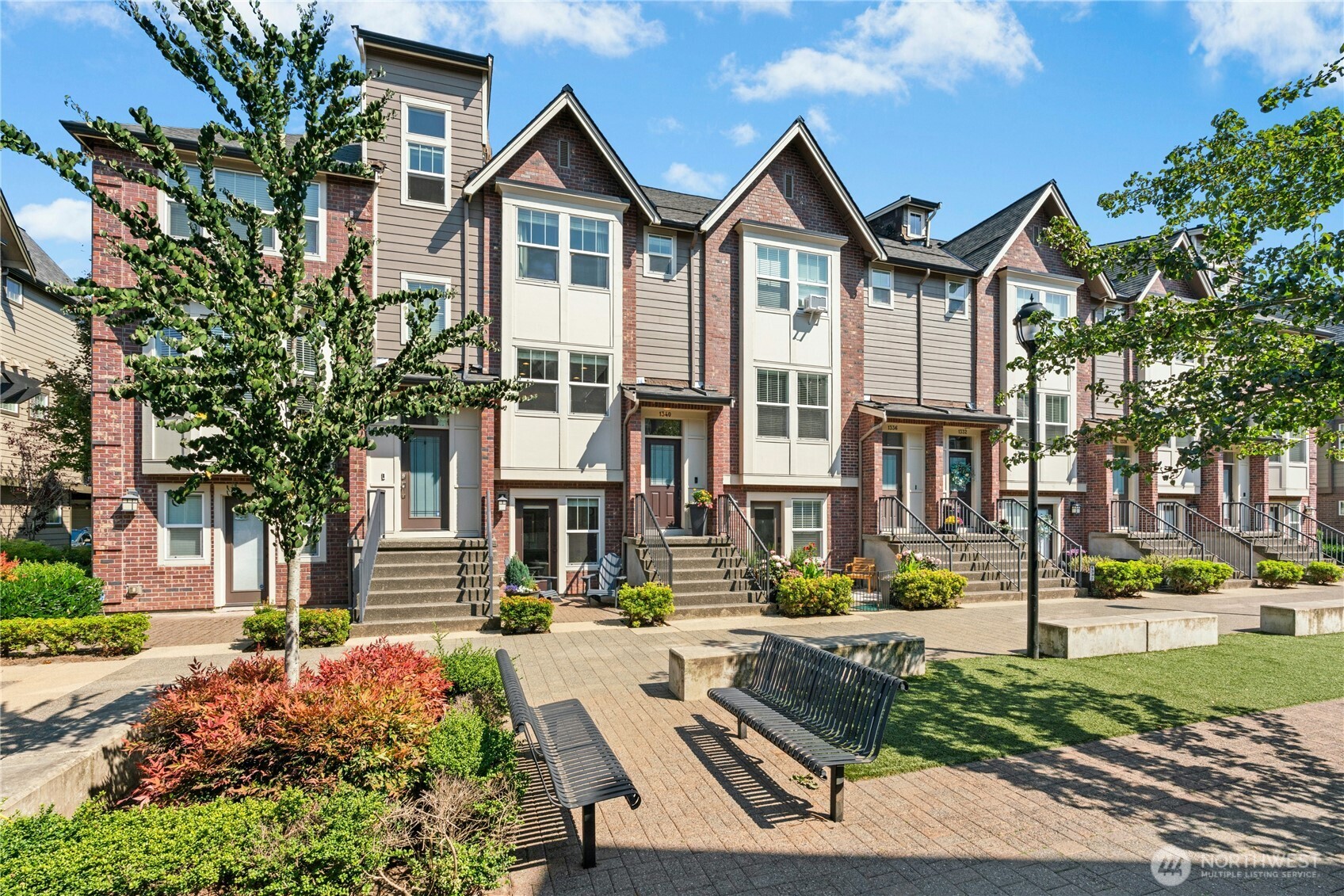 1340 Brooklyn Walk NE, Issaquah, WA 98029, photo 2 of 3