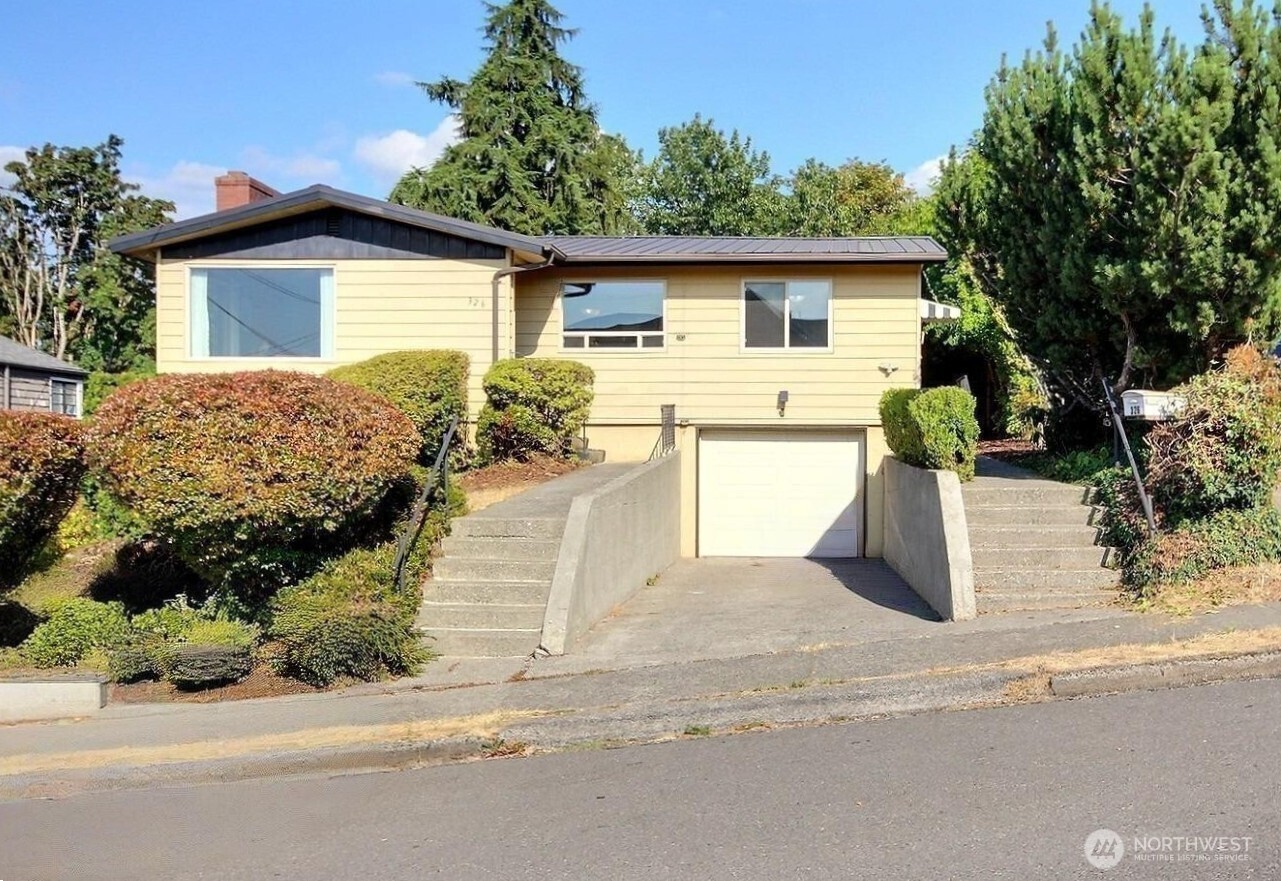 326 Renton Avenue S
