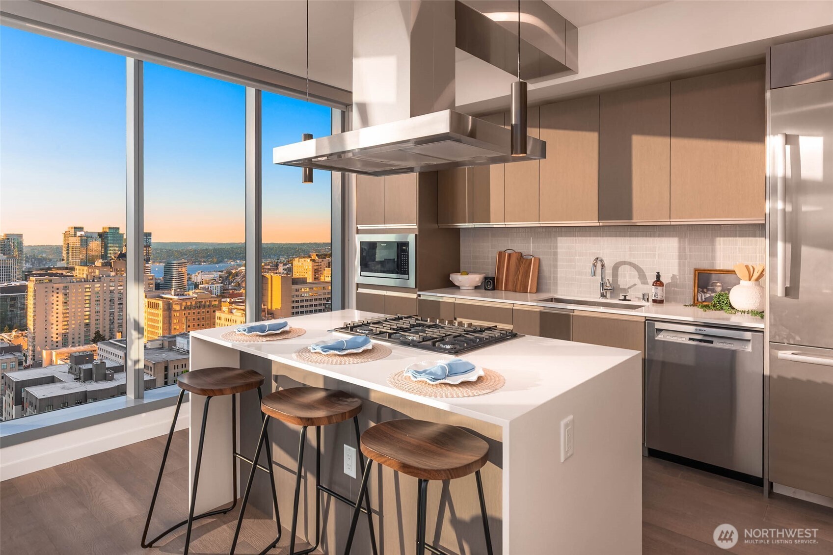 800 Columbia Street #3201, Seattle, WA 98104, photo 5 of 40