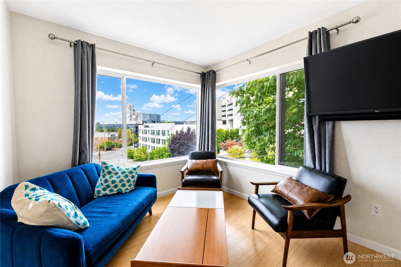 524 6th Avenue W #302, Seattle, WA 98119, photo 5 of 17