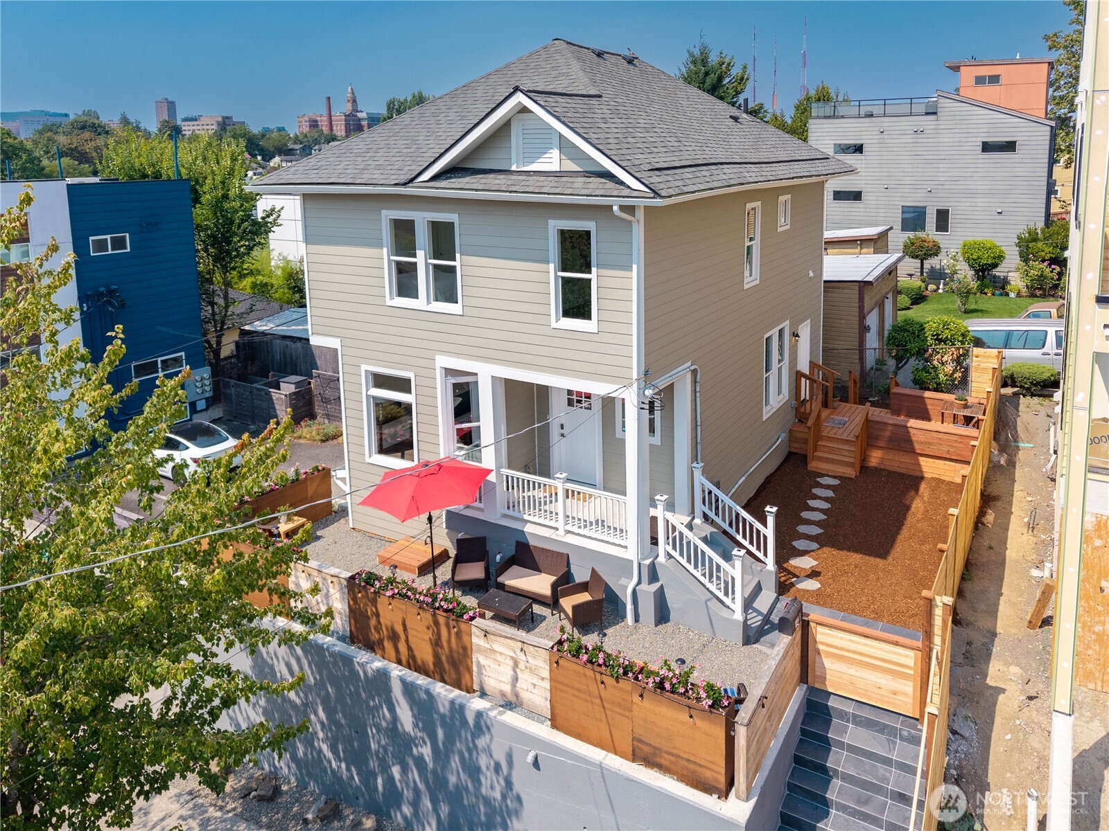 2216 E Fir Street