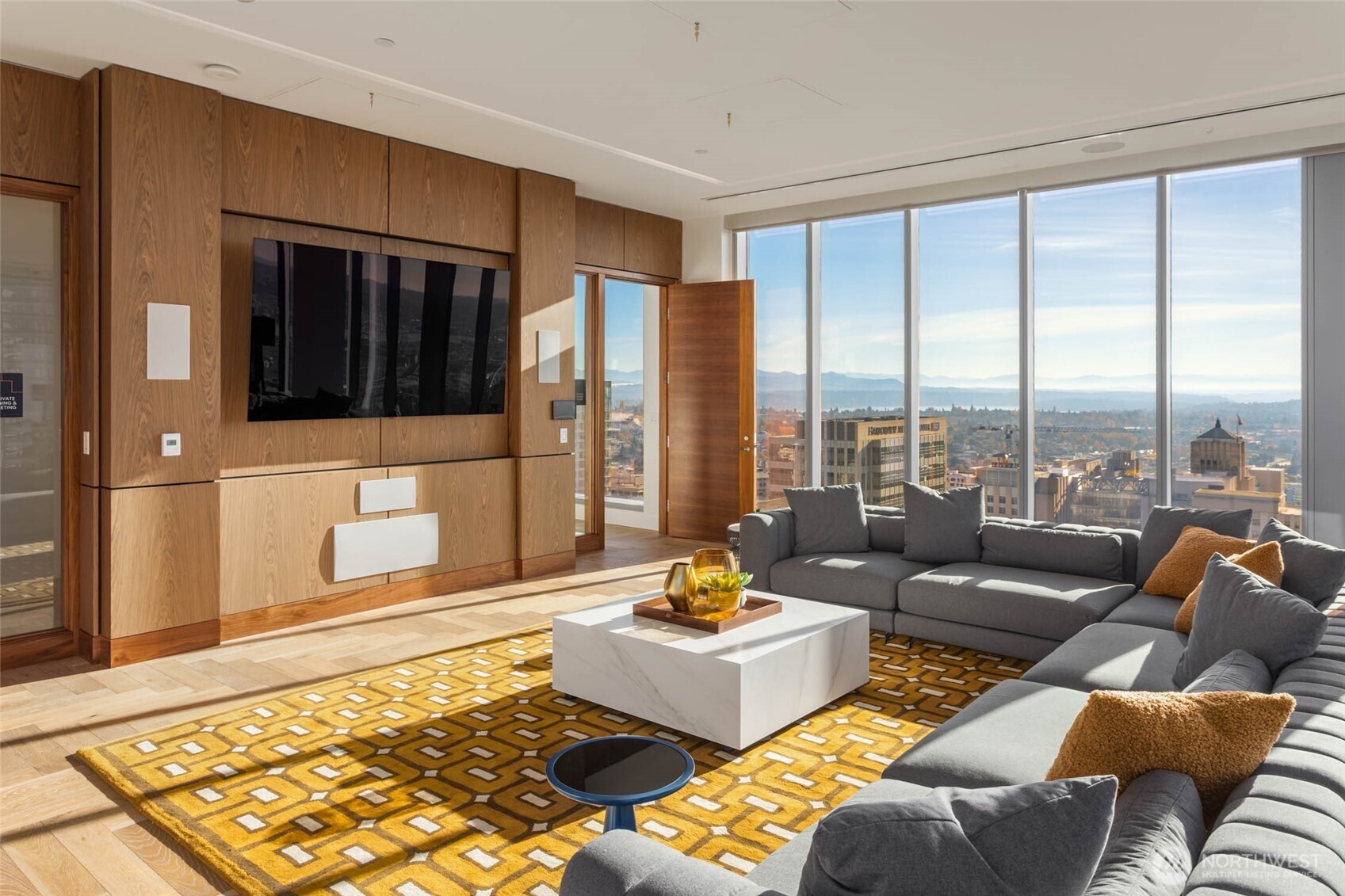 800 Columbia Street #2906, Seattle, WA 98104, photo 4 of 40