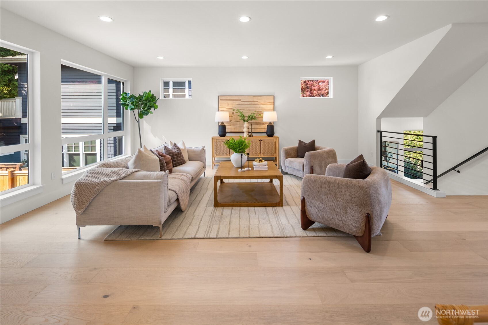 613 18th Avenue E, Seattle, WA 98112, photo 4 of 34