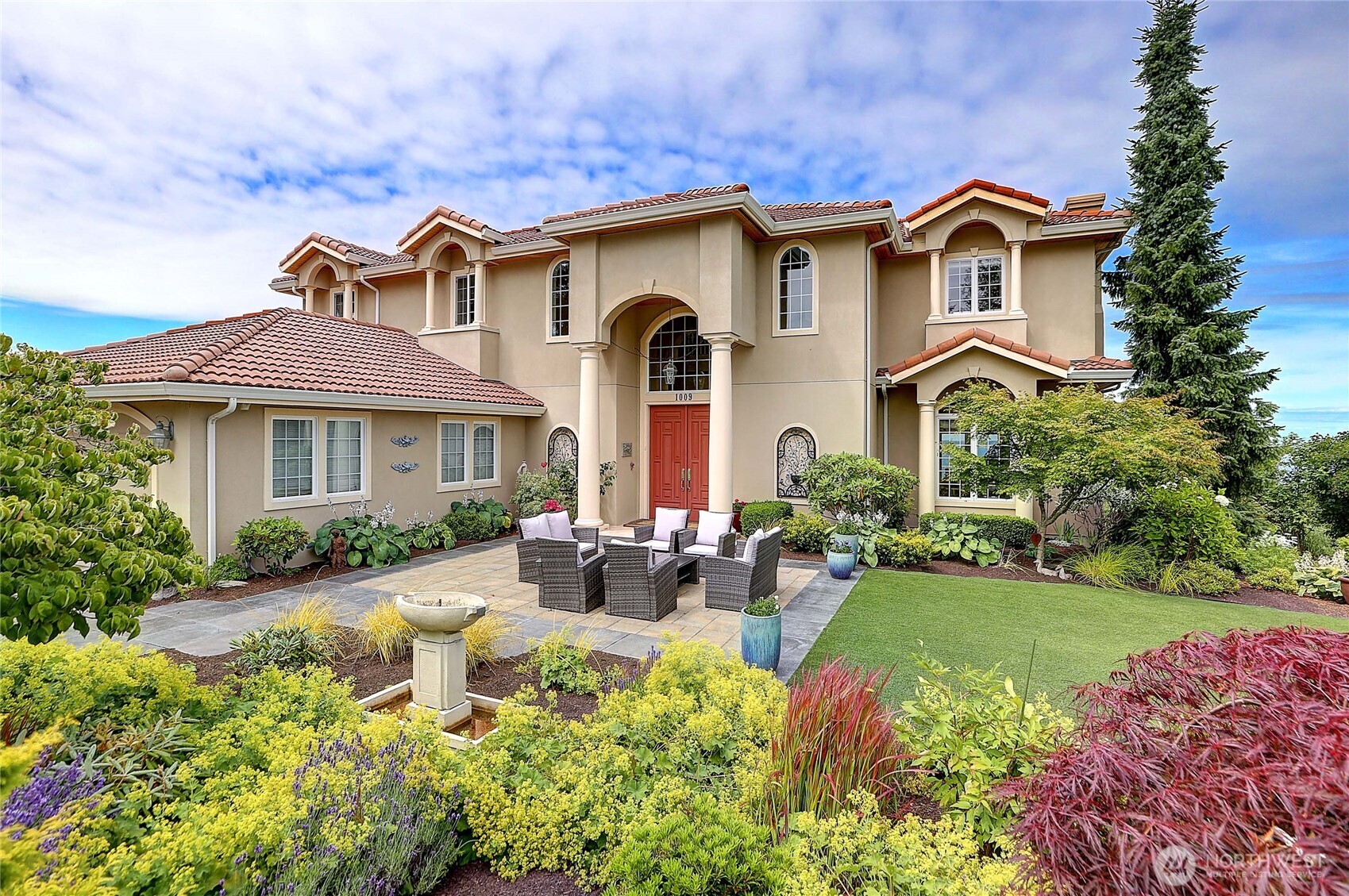 1009 Kingswood Drive