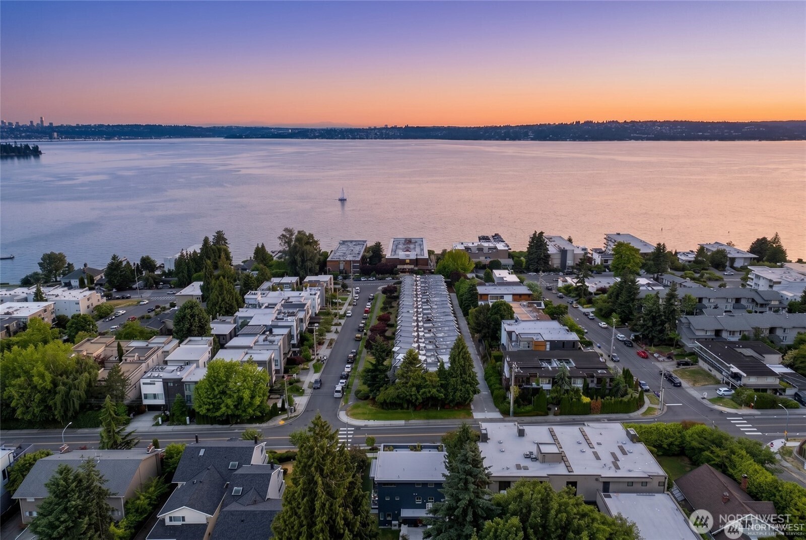 6304 Lakeview Drive, Kirkland, WA 98033, photo 2 of 2