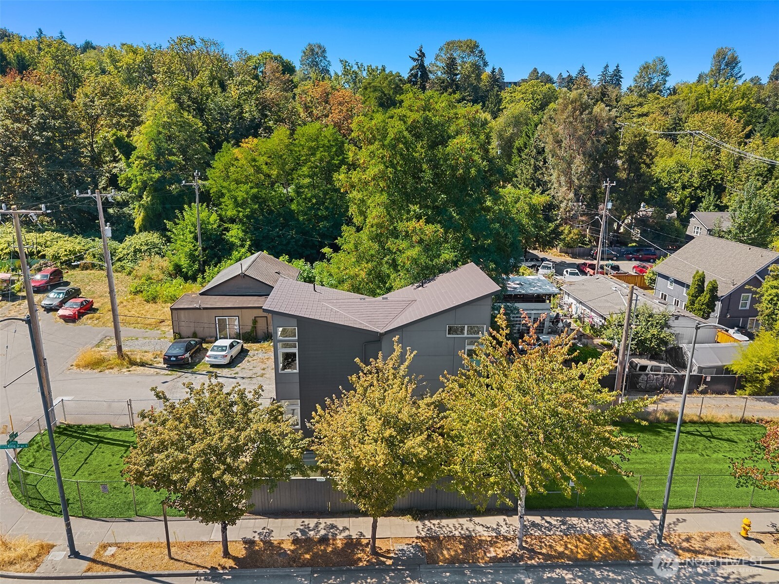 3323 Martin Luther King Jr Way S