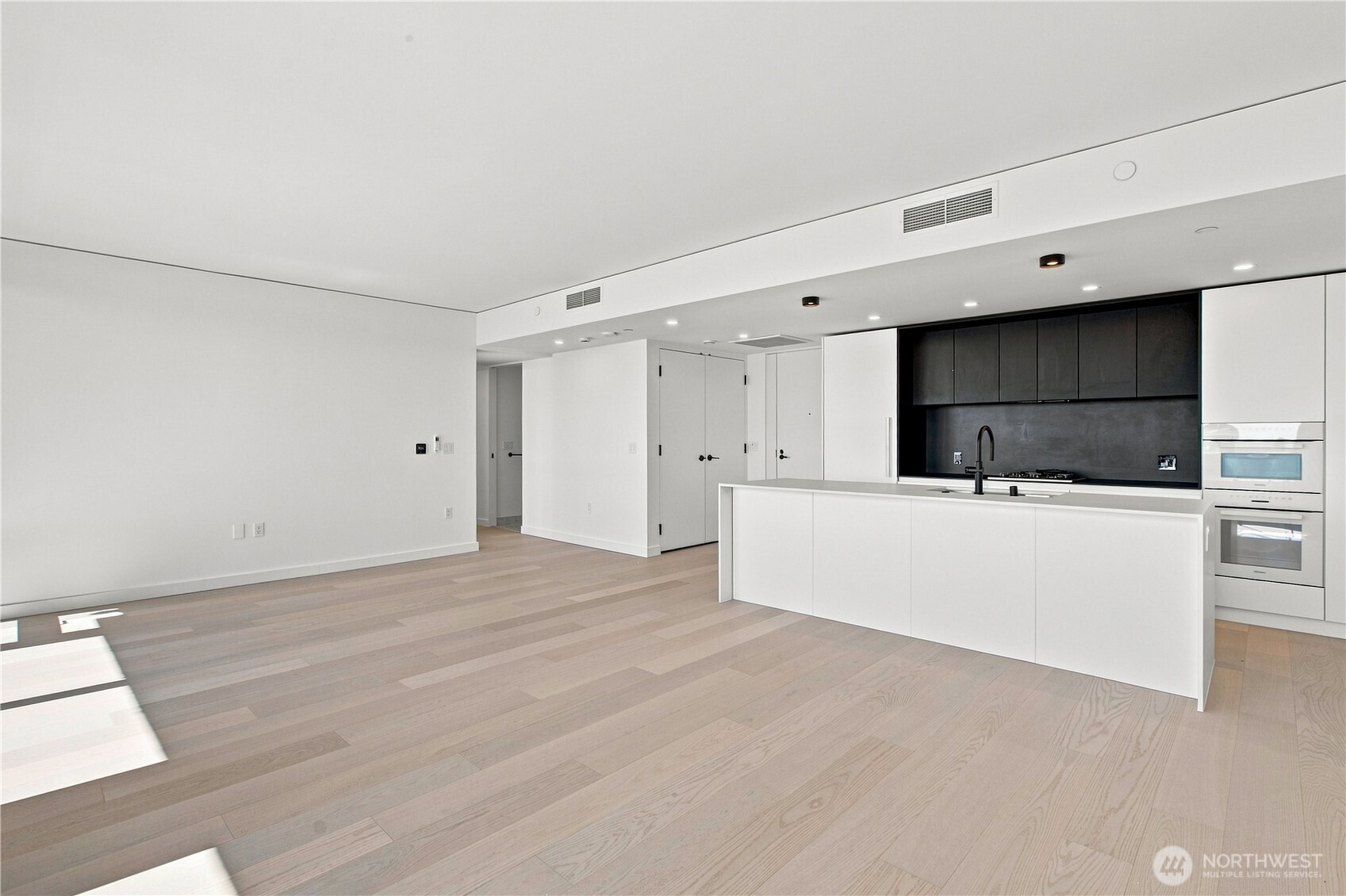 300 Virginia Street #4306, Seattle, WA 98101, photo 5 of 10