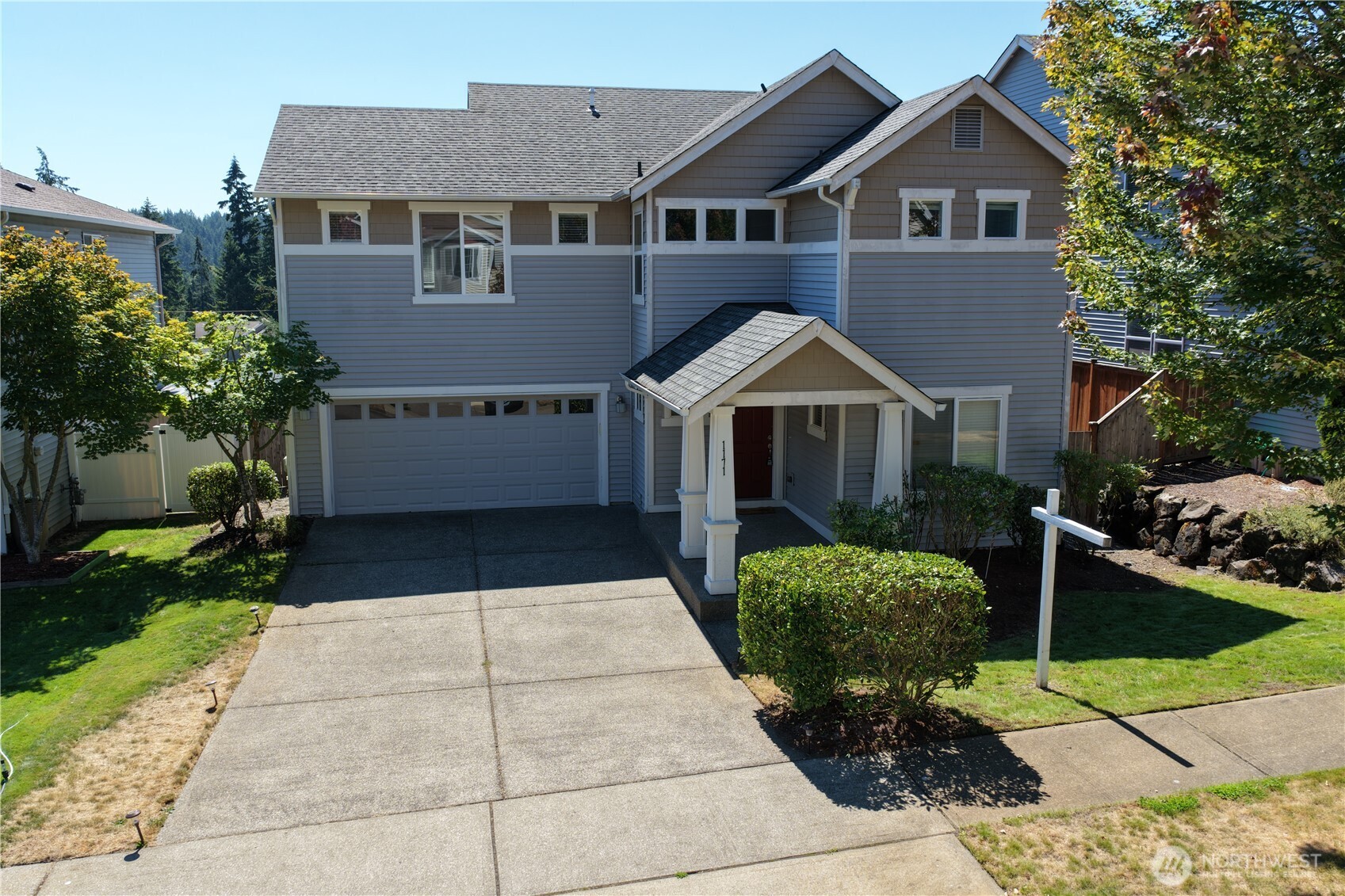 1171 Swan Loop