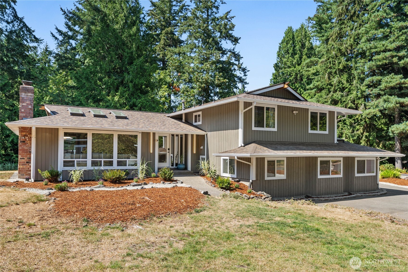 152 Madrona Drive NW