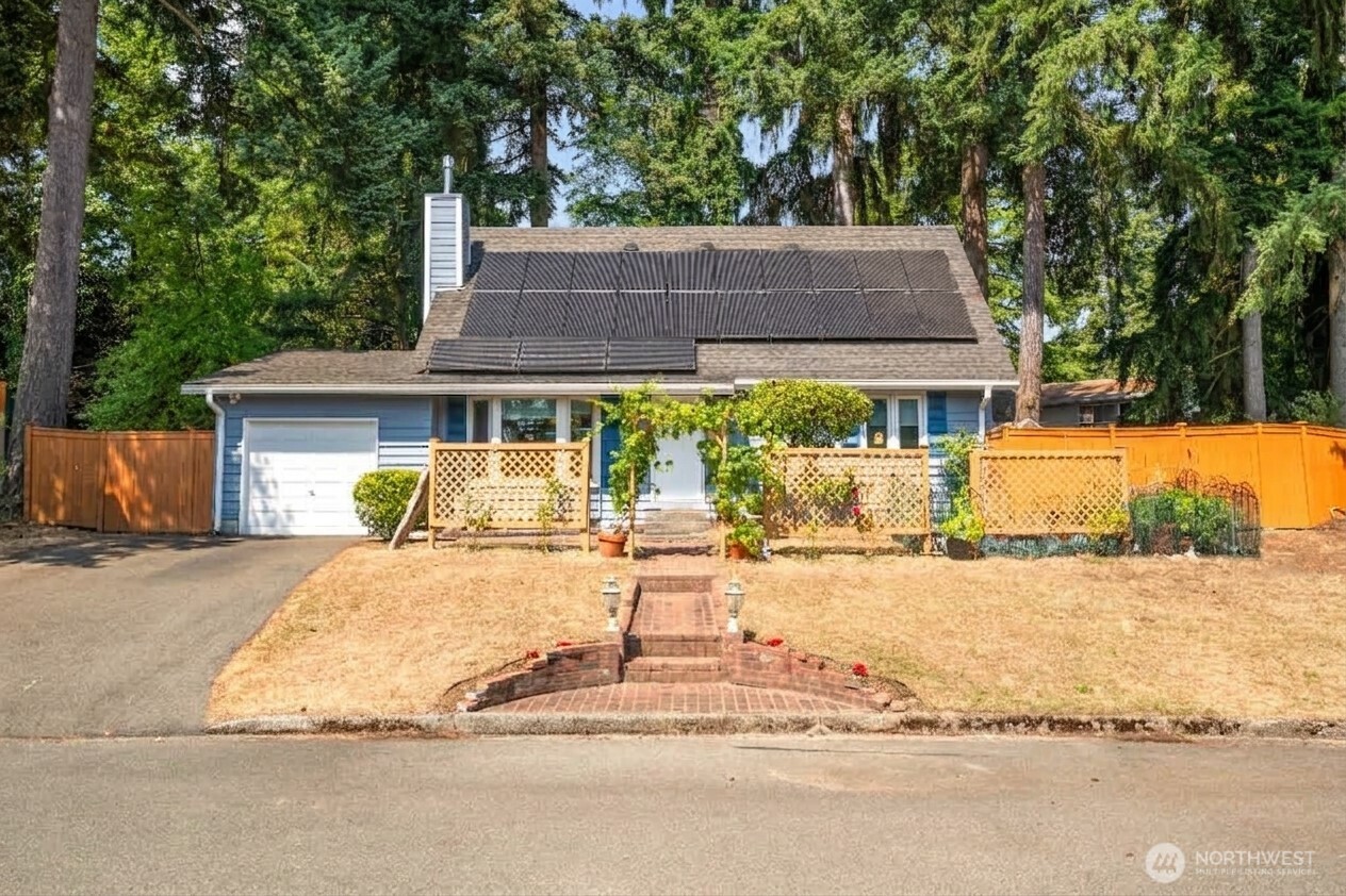 12086 NE 137th Court, Kirkland, WA 98034-2122, photo 2 of 2