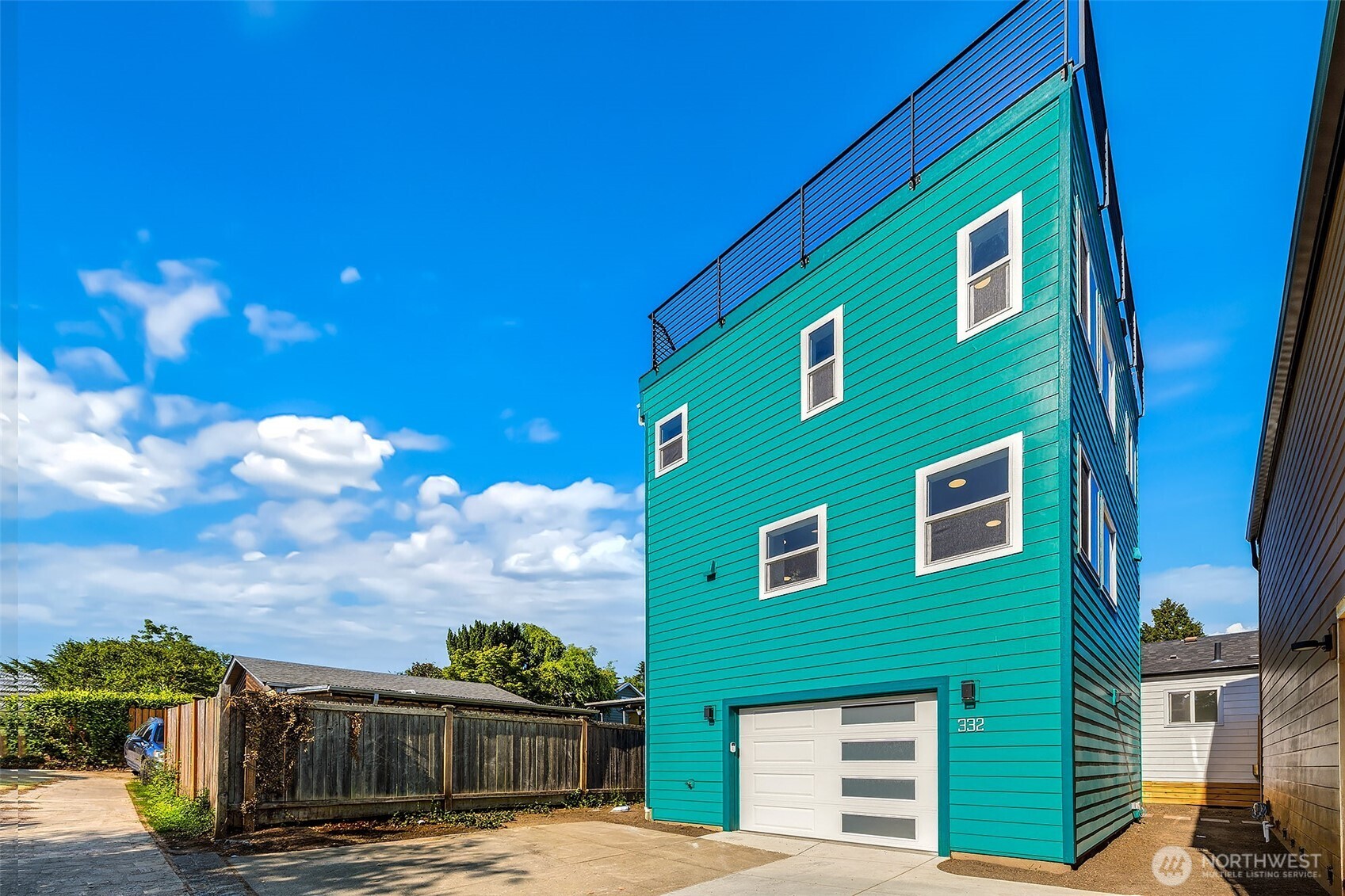 332 NE Elk Place