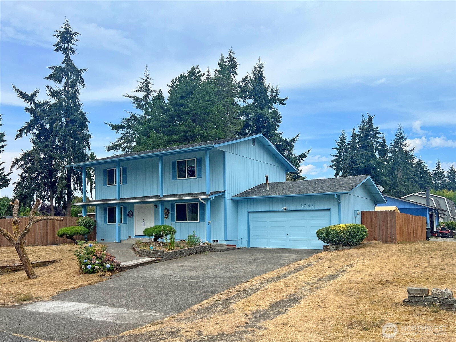 8703 Hawks Glen Loop SE