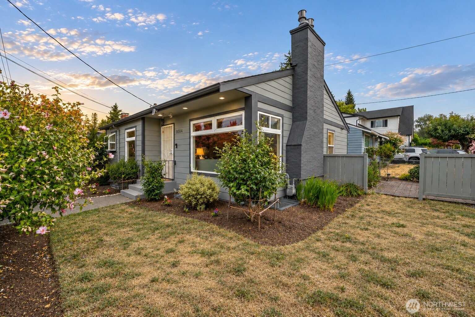 8804 5th Avenue NE, Seattle, WA 98115, photo 3 of 4