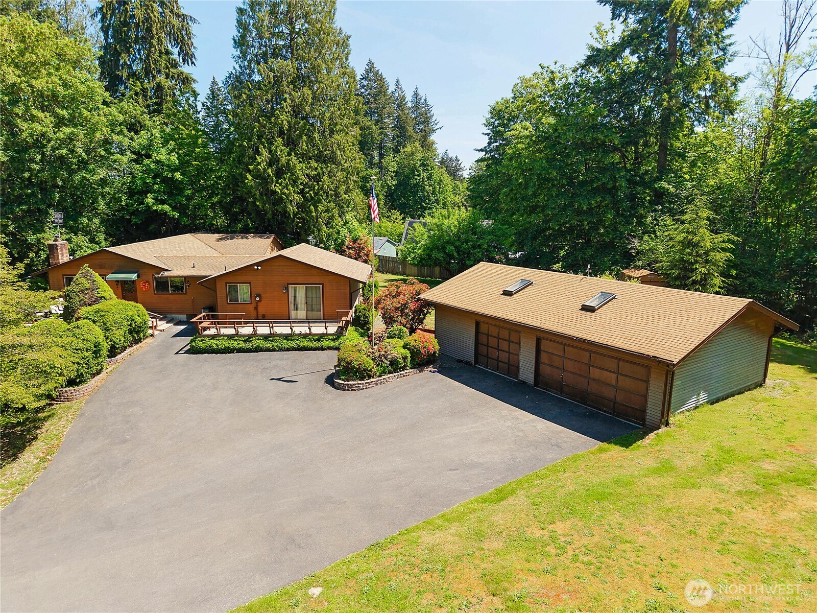 568 SE Oak Road