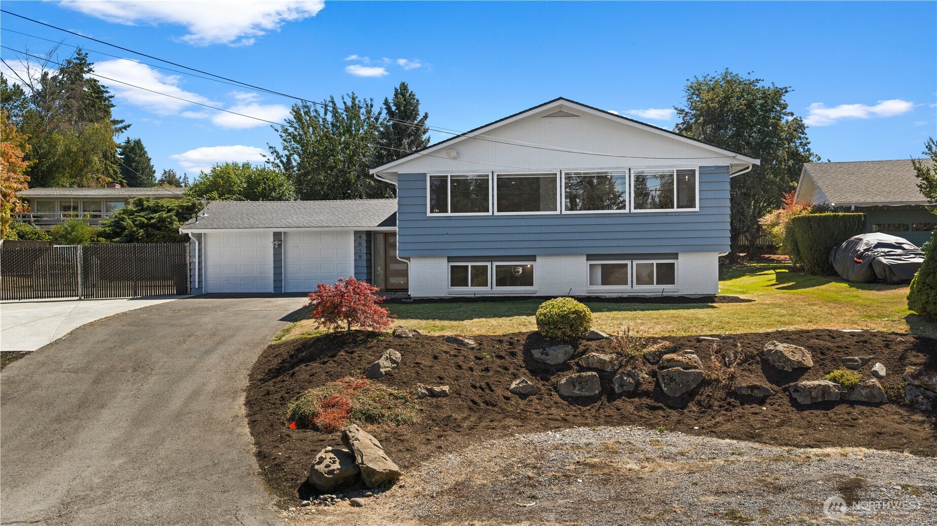 4019 Robin Road W