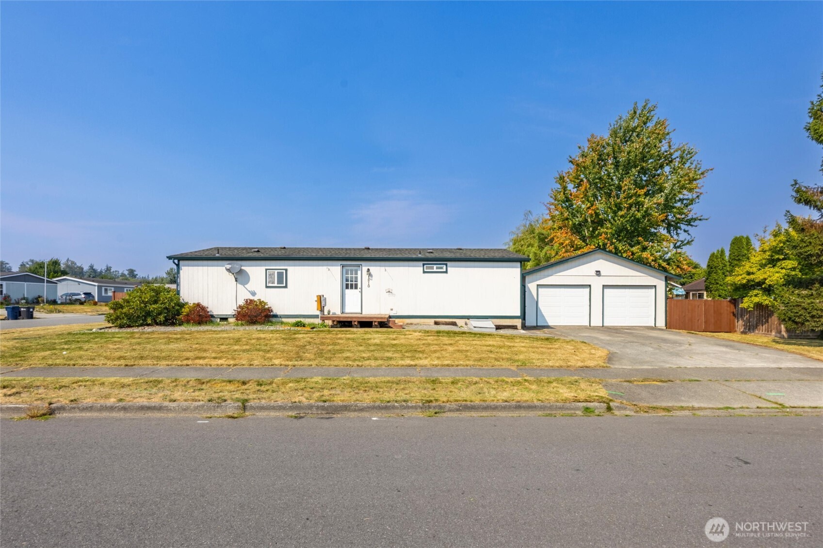 1810 N 33rd Place
